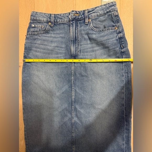 H&M Classic Blue A-Line Denim Skirt - Picture 5 of 6